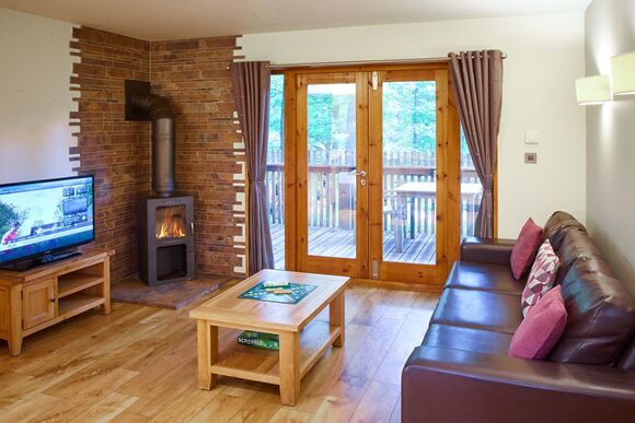 Golden Oak 1 - Sherwood Forest Lodges, Sherwood Forest, Nr Edwinstowe