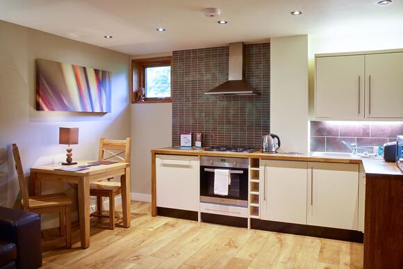 Golden Oak 1 - Sherwood Forest Lodges, Sherwood Forest, Nr Edwinstowe