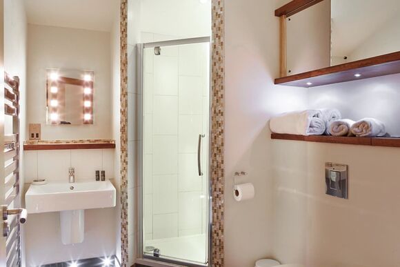 Golden Oak 1 - Sherwood Forest Lodges, Sherwood Forest, Nr Edwinstowe