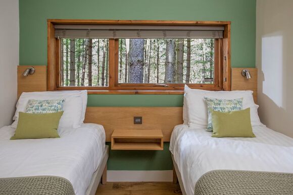 Golden Oak 2 - Sherwood Forest Lodges, Sherwood Forest, Nr Edwinstowe