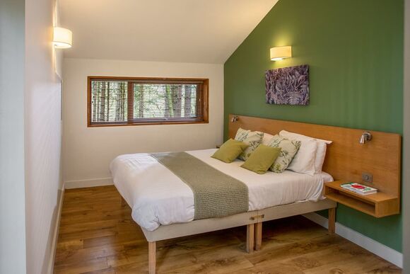 Golden Oak 3 - Sherwood Forest Lodges, Sherwood Forest, Nr Edwinstowe