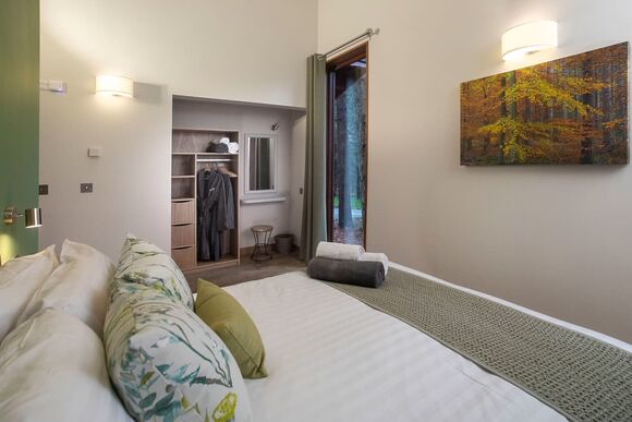 Golden Oak 4 - Sherwood Forest Lodges, Sherwood Forest, Nr Edwinstowe