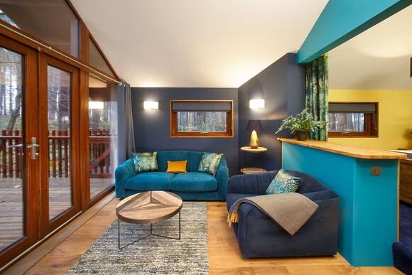 Golden Oak Hideaway - Sherwood Forest Lodges, Sherwood Forest, Nr Edwinstowe