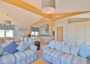 Lakeside 7 Superior - Shear Barn Holiday Park, Hastings 