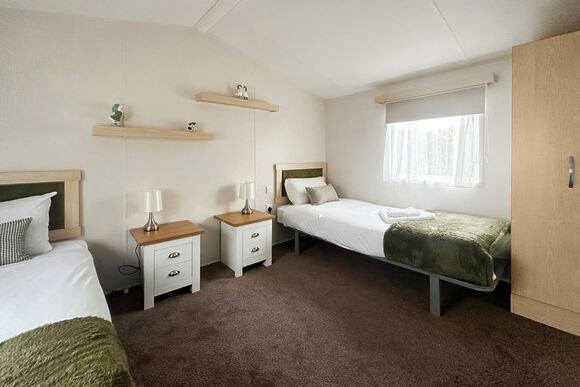 Lakeside 130 Adapted Caravan - Shear Barn Holiday Park, Hastings 