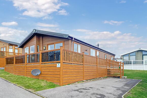 Lake Side 2 Platinum - Shear Barn Holiday Park, Hastings 