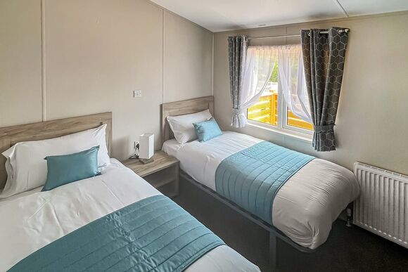 Lakeside 9 Platinum - Shear Barn Holiday Park, Hastings 