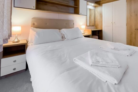 Foxes Run 6 Platinum Caravan - Shear Barn Holiday Park, Hastings 