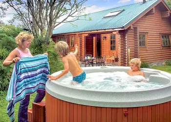Typical Discovery Lodge hot tub