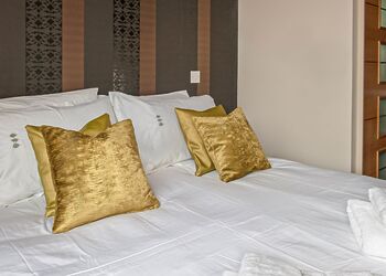 Traditional Pet Friendly 3 Bed - The Sherwood Hideaway Lodges, Perlethorpe, Newark-on-Trent