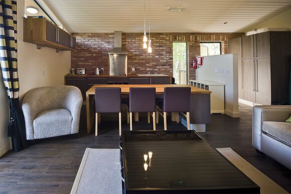 Traditional 3 - The Sherwood Hideaway Lodges, Perlethorpe, Newark-on-Trent