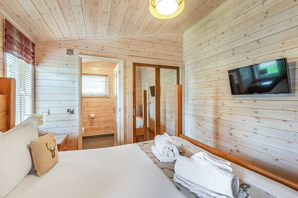 Stags View Lodge - Silver Trees, Cannock Chase