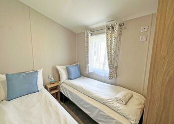 Porthleven 2 Bedroom with Decking and Hot Tub - Silver Sands Holiday Park - Cornwall, Helston