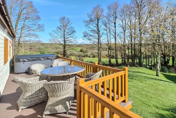 Mullion 4 Bedroom with Decking and Hot Tub - Silver Sands Holiday Park - Cornwall, Helston