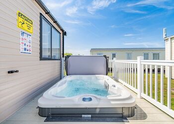 Platinum Caravan 6 (Pet) - Skegness Fields, Skegness