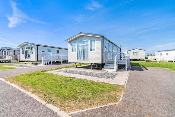 Gold 6 - Skegness Fields, Skegness