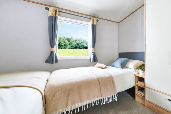 Twin bedroom 