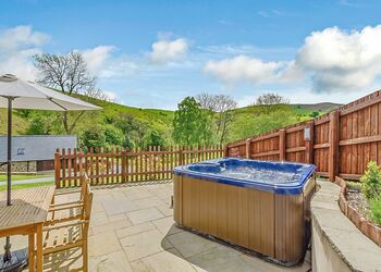 Valley View Lodge - Slate House Lodges, Little London, Nr Llandinam