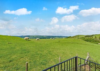 Valley View Lodge - Slate House Lodges, Little London, Nr Llandinam