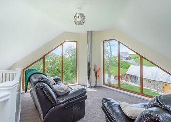 Pool View Lodge - Slate House Lodges, Little London, Nr Llandinam