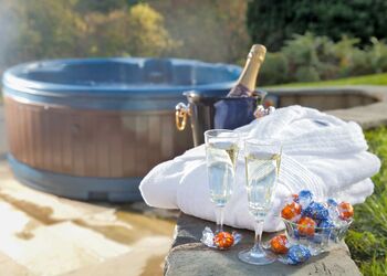 Slate House Cottage - Slate House Lodges, Little London, Nr Llandinam