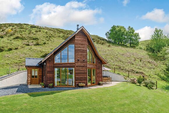 Pool View Lodge - Slate House Lodges, Little London, Nr Llandinam