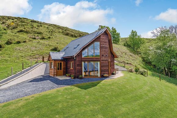 Pool View Lodge - Slate House Lodges, Little London, Nr Llandinam
