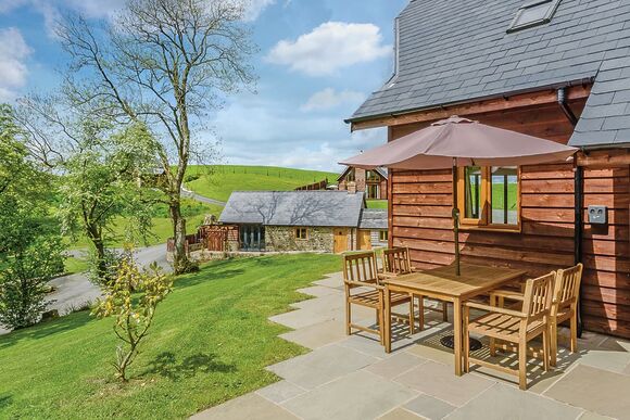 Pool View Lodge - Slate House Lodges, Little London, Nr Llandinam