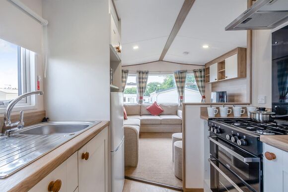 Bronze Caravan with decking - Looe Bay, Looe