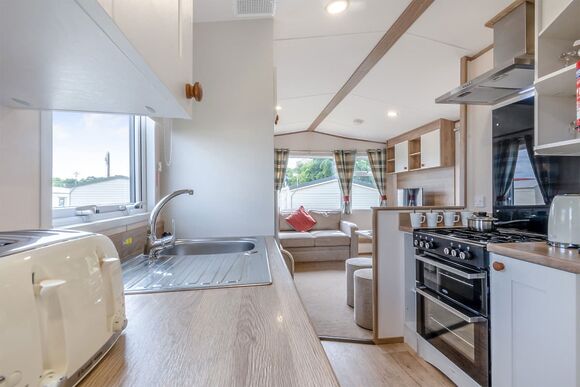 Bronze Caravan with decking - Looe Bay, Looe