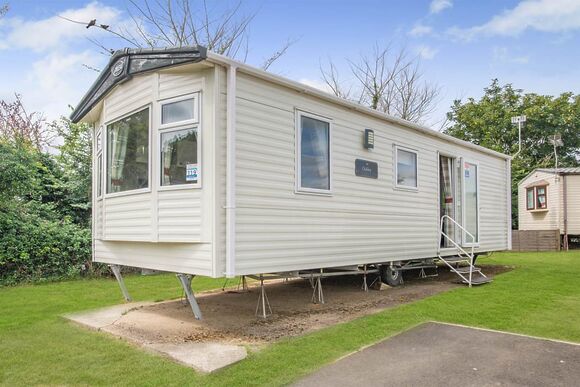Bronze Caravan with decking, Bronze Caravan with decking P - Looe Bay, Looe