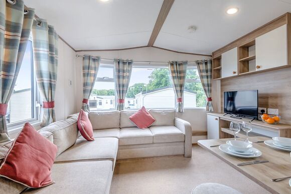 Bronze Caravan with decking, Bronze Caravan with decking P - Looe Bay, Looe
