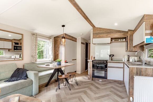 Bronze Premium 2 Bedroom Caravan, Sleeps 6 - Looe Bay, Looe