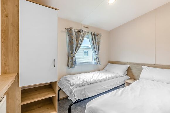 Gold Caravan with parking 6 P, Gold Caravan with parking 6 - Looe Bay, Looe