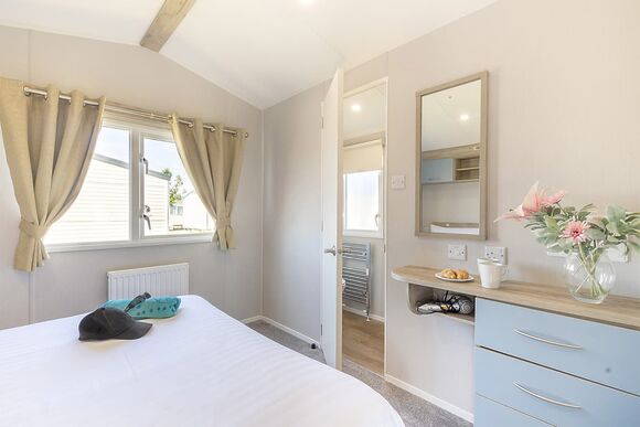 Gold Caravan with parking P, Gold Caravan with parking - Looe Bay, Looe