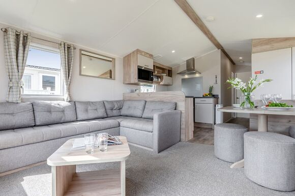 Silver 2 Bedroom Caravan, Sleeps 6 - Looe Bay, Looe