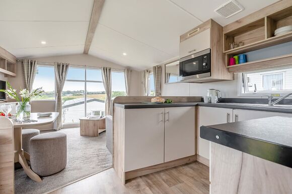 Silver 2 Bedroom Caravan, Sleeps 6 - Looe Bay, Looe