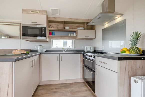 Silver Caravan with parking 6 - Looe Bay, Looe