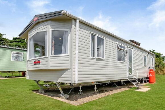 Silver Premium 2 Bedroom Caravan, Sleeps 4 - Looe Bay, Looe