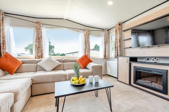 Silver Premium 2 Bedroom Caravan, Sleeps 4 - Looe Bay, Looe