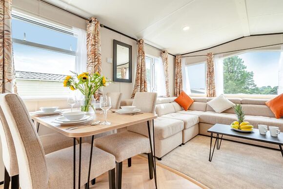 Silver Premium 2 Bedroom Caravan, Sleeps 4 - Looe Bay, Looe