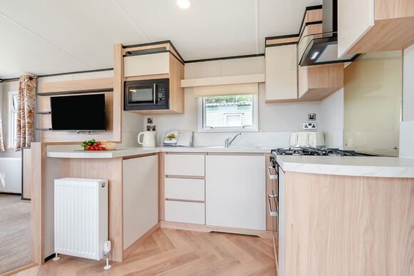 Silver Premium 2 Bedroom Caravan, Sleeps 4 - Looe Bay, Looe