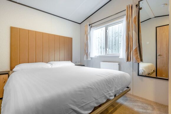 Silver Premium 2 Bedroom Caravan, Sleeps 4 - Looe Bay, Looe