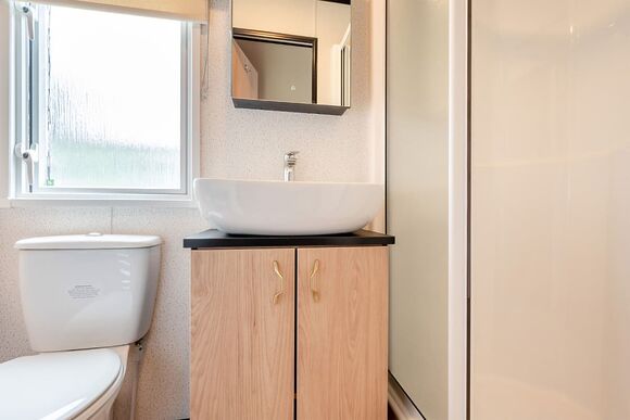 Silver Premium 2 Bedroom Caravan, Sleeps 4 - Looe Bay, Looe