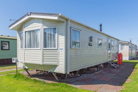 Bronze Caravan. With parking and decking. - Looe Bay, Looe