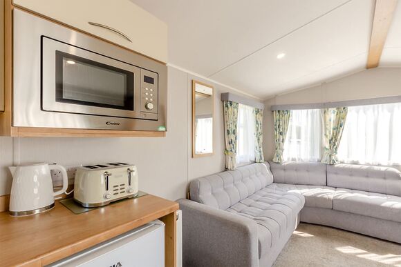 Bronze Caravan. With parking and decking. - Looe Bay, Looe