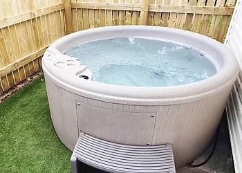 Classic 2 bedroom Chalet Hot Tub (Slps 4)