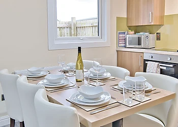 Classic 3 bedroom Chalet Hot Tub (Slps 6) 