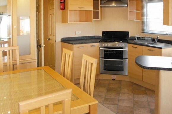 2 Bed Bronze Plus Caravan with Decking - South Bay Holiday Park, Brixham