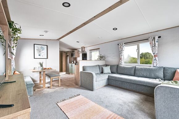 2 Bed Platinum Plus Caravan - South Bay Holiday Park, Brixham